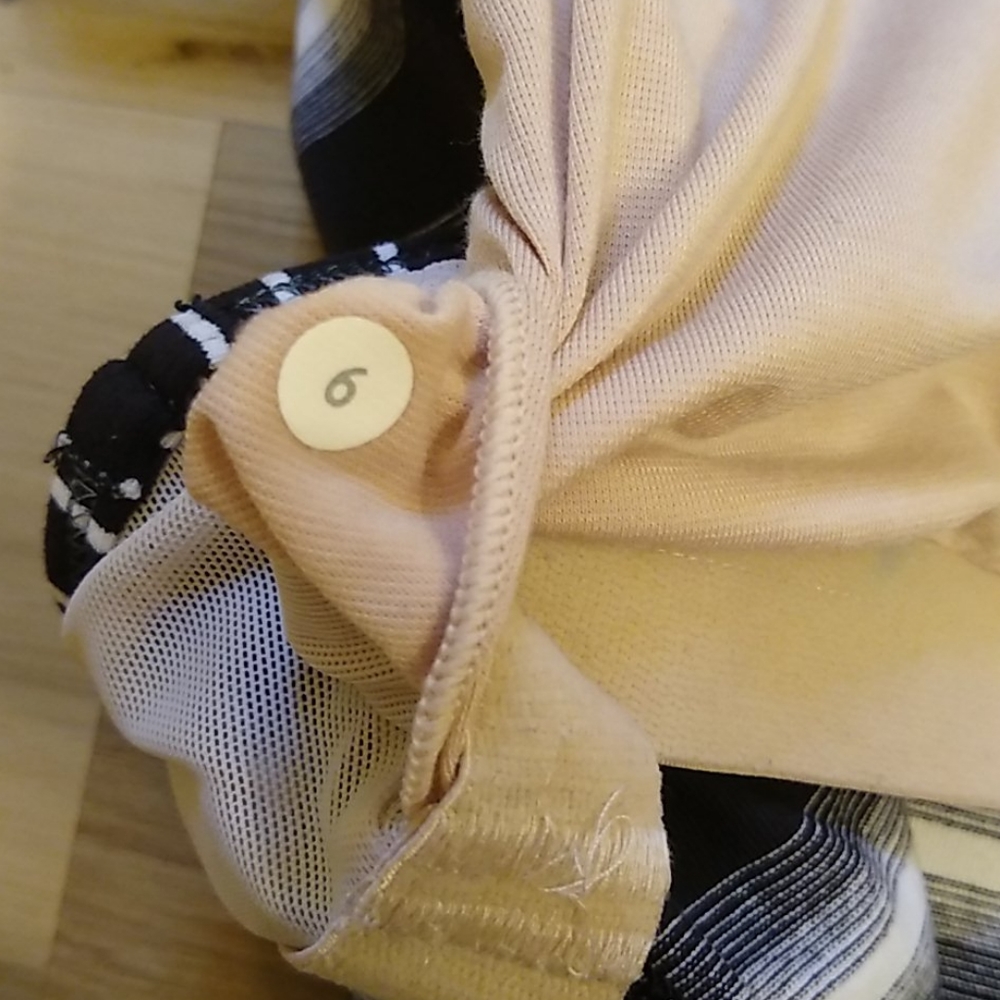 EUC Lululemon Power Y Tank Size 6 - Picture 6 of 6
